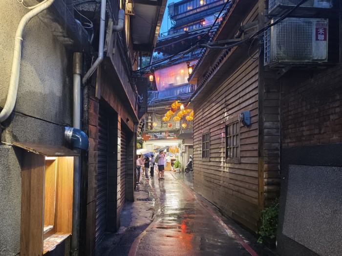 夜でも明るい