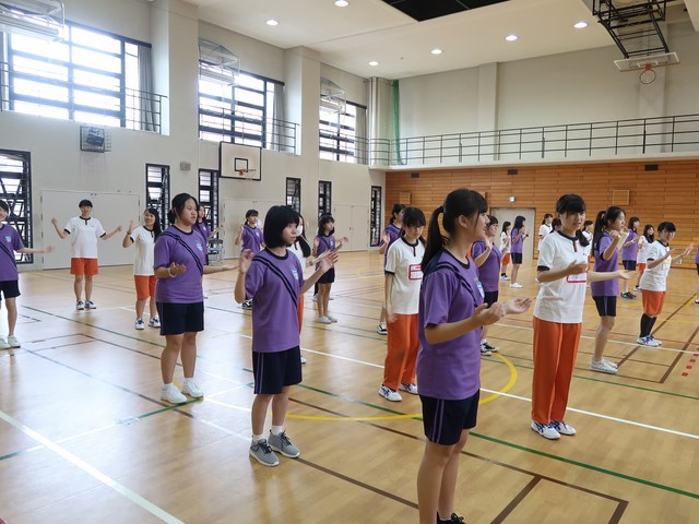 女子はダンスです