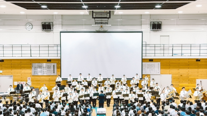 歓迎演奏を披露しました