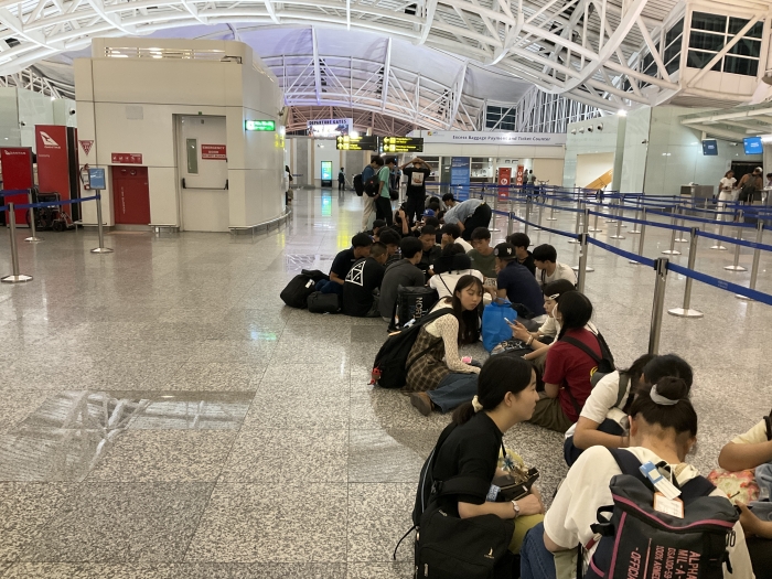 デンパサール空港 - 溝端勇輝