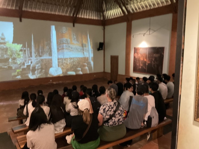 タマアユン寺院の見学 - 溝端勇輝