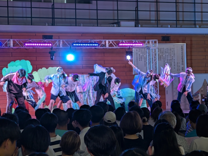 舞台でのダンス